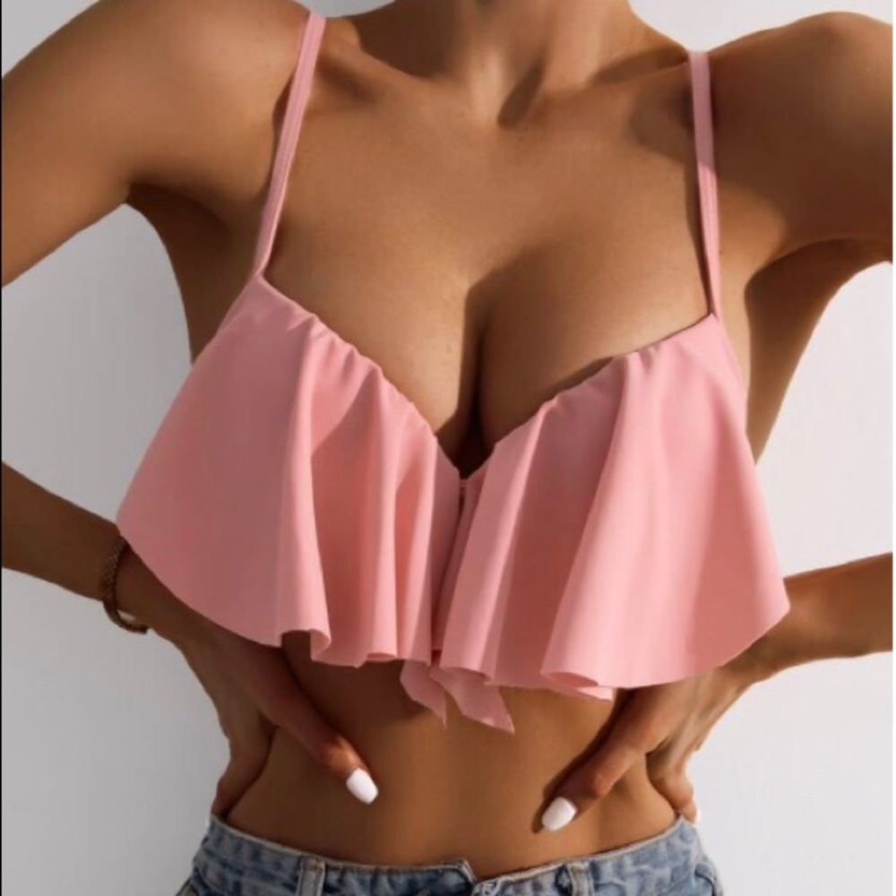 Flounce front swimming bra in peach. Size M.